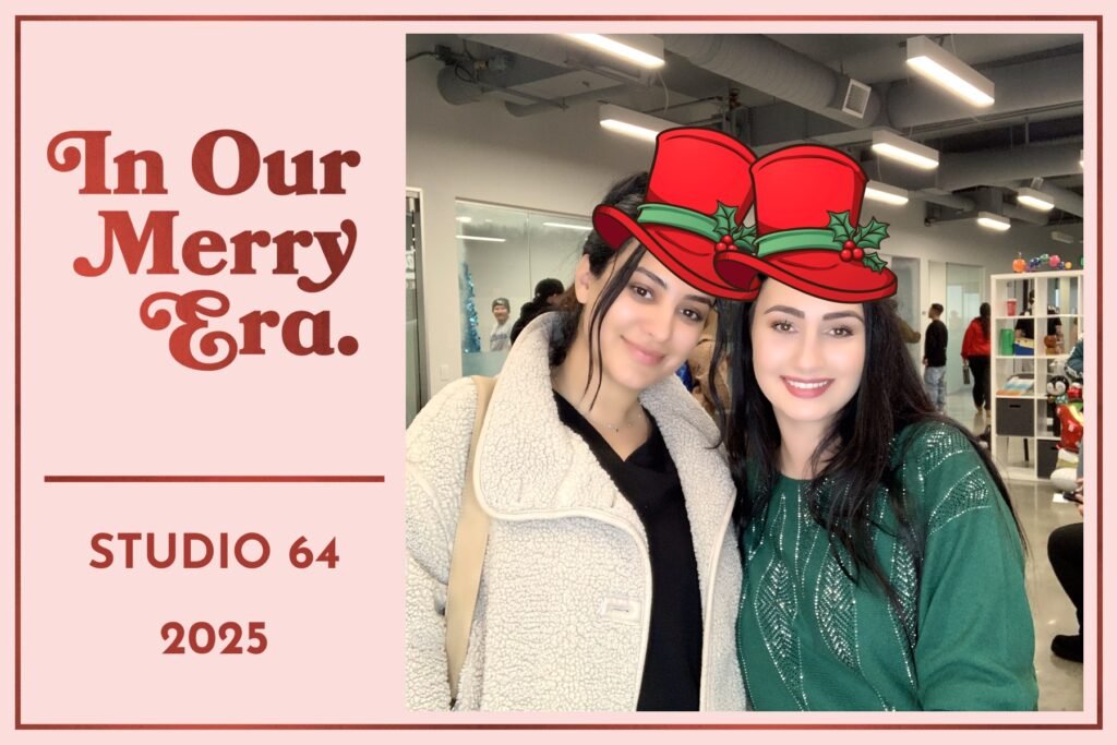 Two guests in top hats, selfie photo booth picture